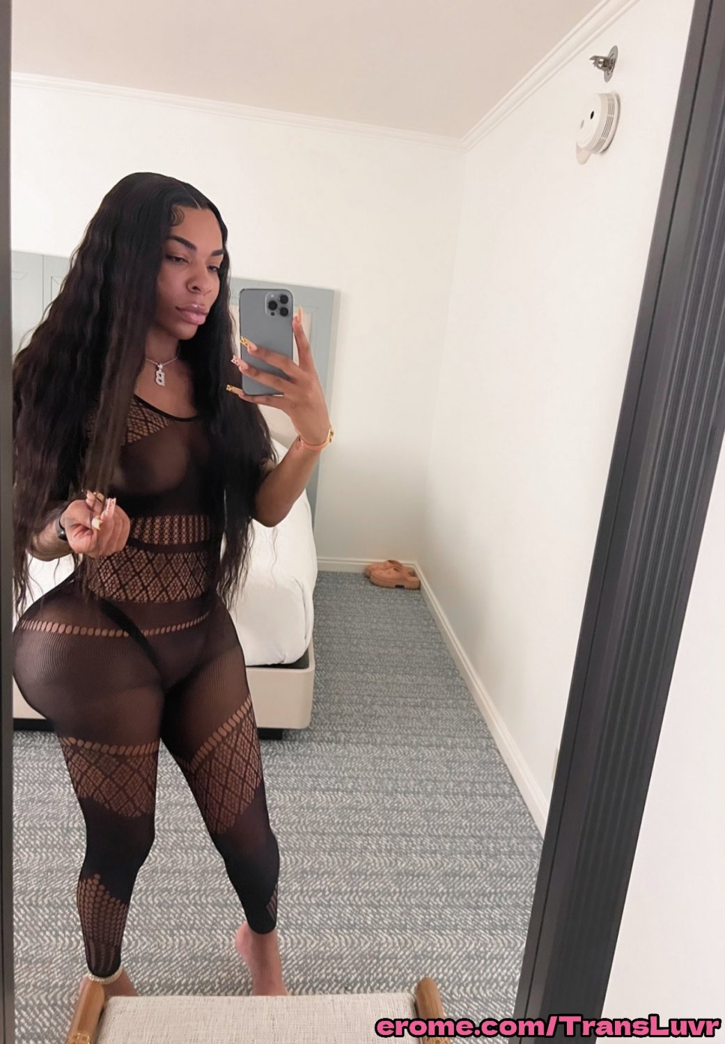 Rabo grande, magro, grosso e ébano Trans fodido por BBC em estilo cachorrinho - Femboy, Shemale, Tranny, Tgirl 1