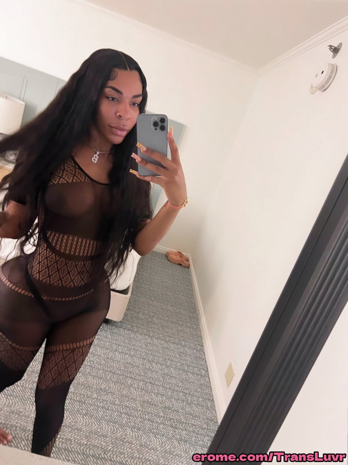 Rabo grande, magro, grosso e ébano Trans fodido por BBC em estilo cachorrinho - Femboy, Shemale, Tranny, Tgirl 3