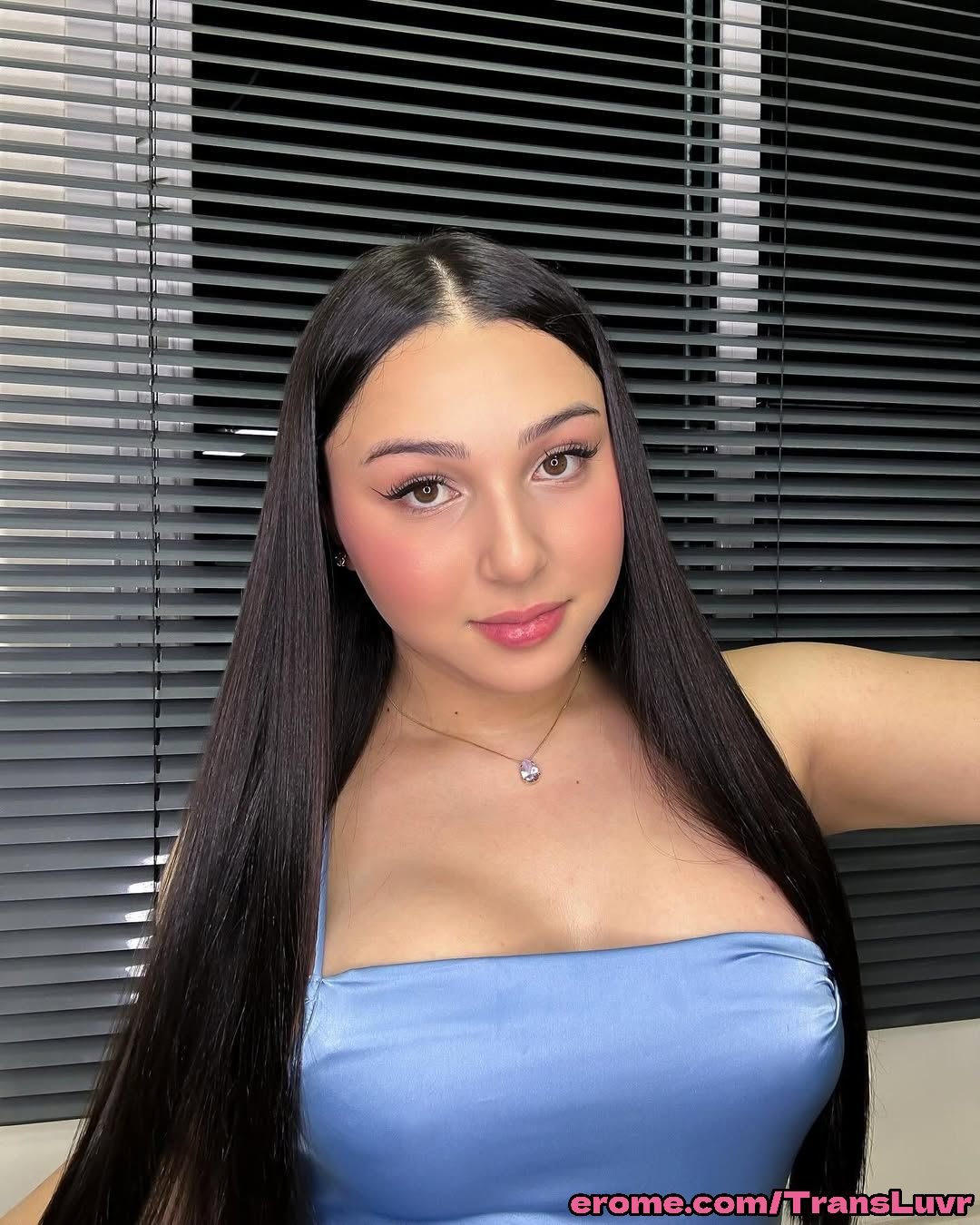 チャビー・ラティーナ・トランス・娘・ファックド・ディープ・イン・ミッショナリー 6