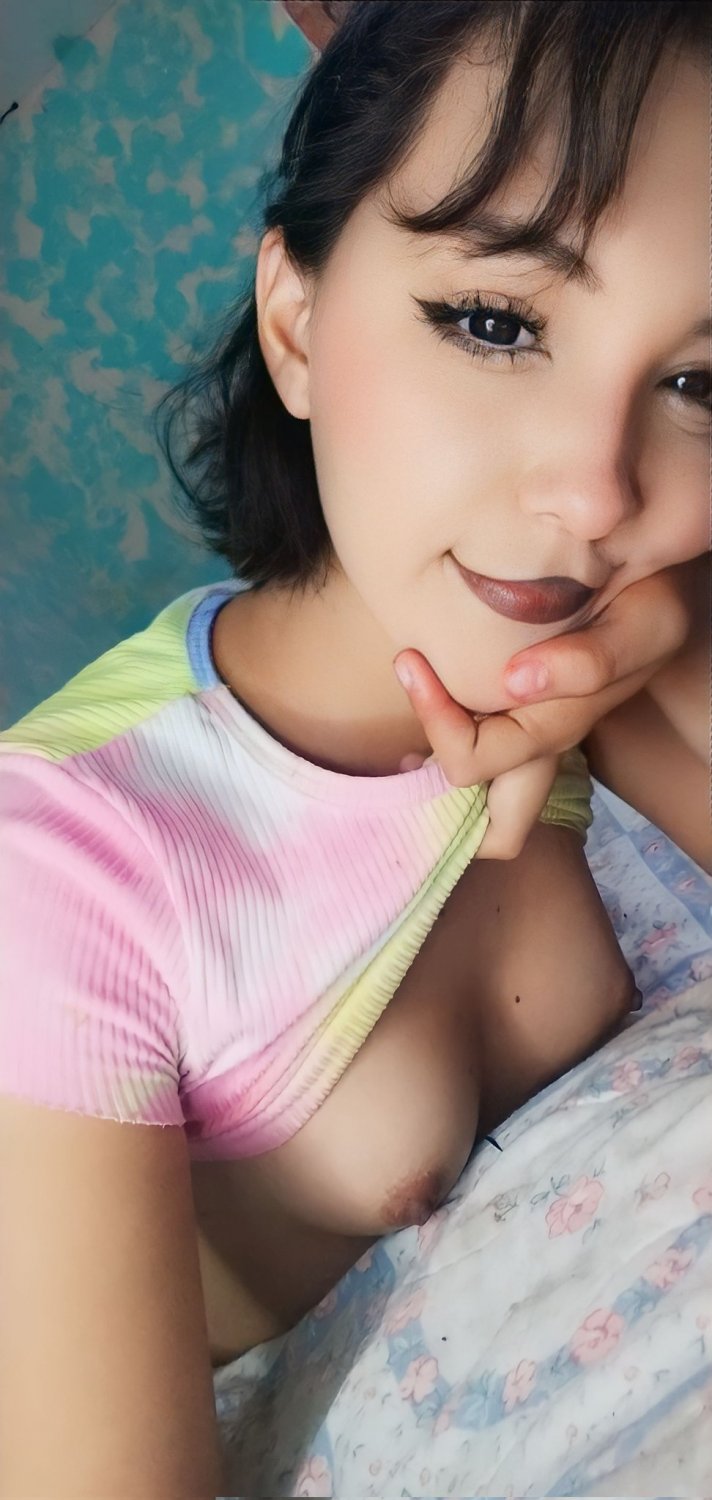 Hot and Horny Mexican Tranny Ready to Play 4