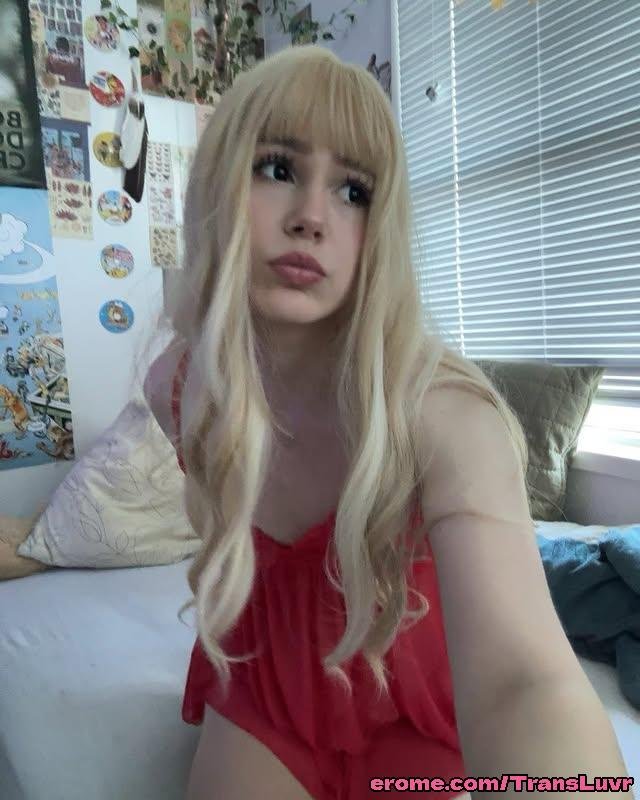 Plush Femboy Takes a Giant Fake Cock Up His Tight Hole 33