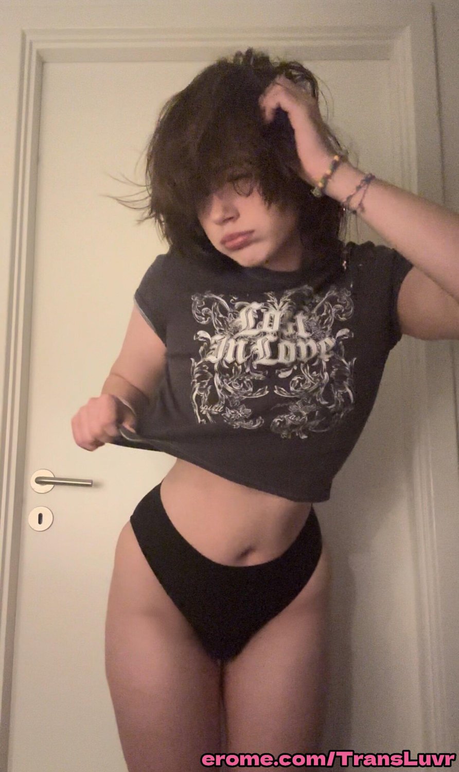 Plush Femboy Takes a Giant Fake Cock Up His Tight Hole 38