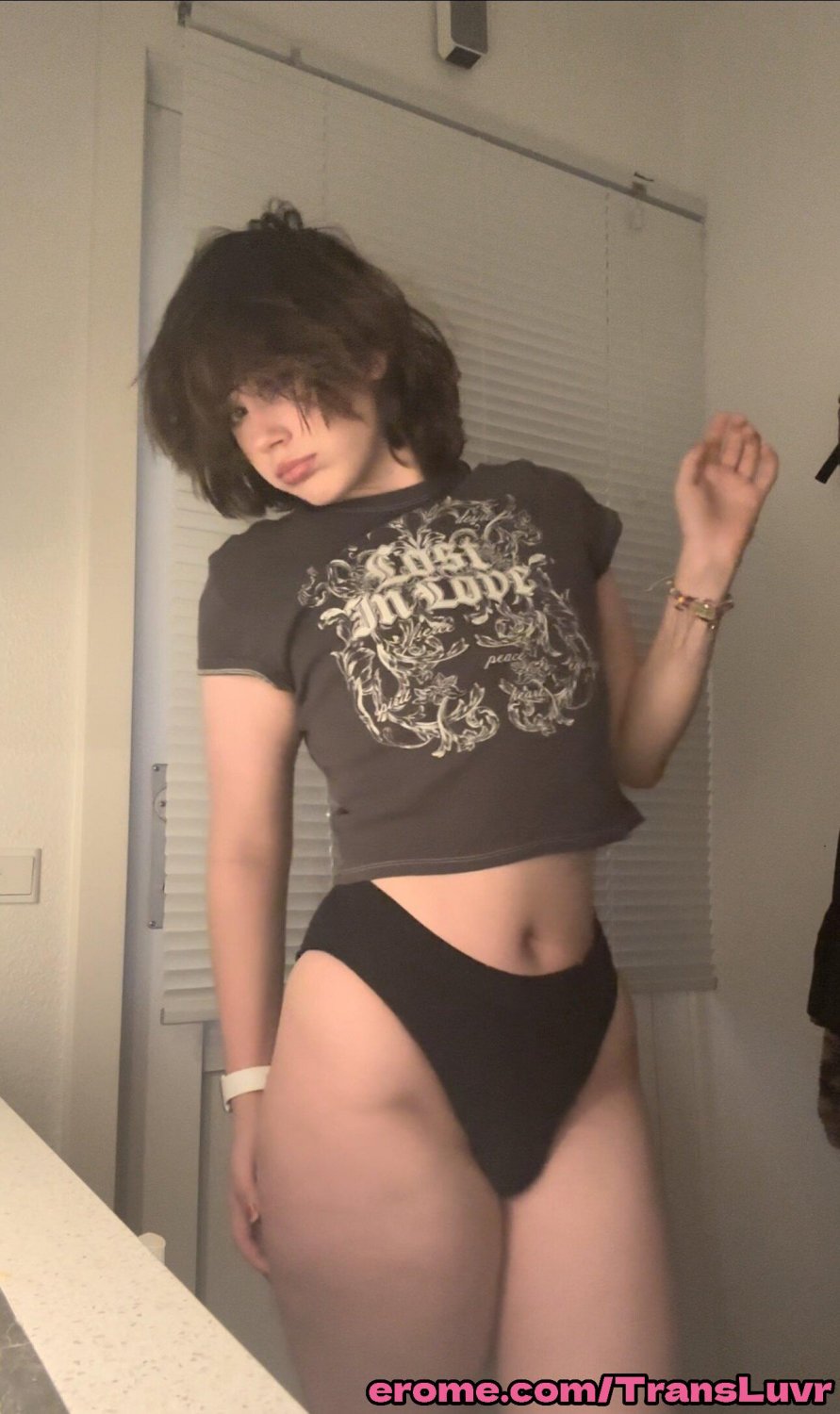 Plush Femboy Takes a Giant Fake Cock Up His Tight Hole 39