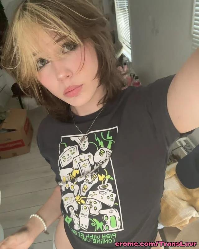 Plush Femboy Takes a Giant Fake Cock Up His Tight Hole 57