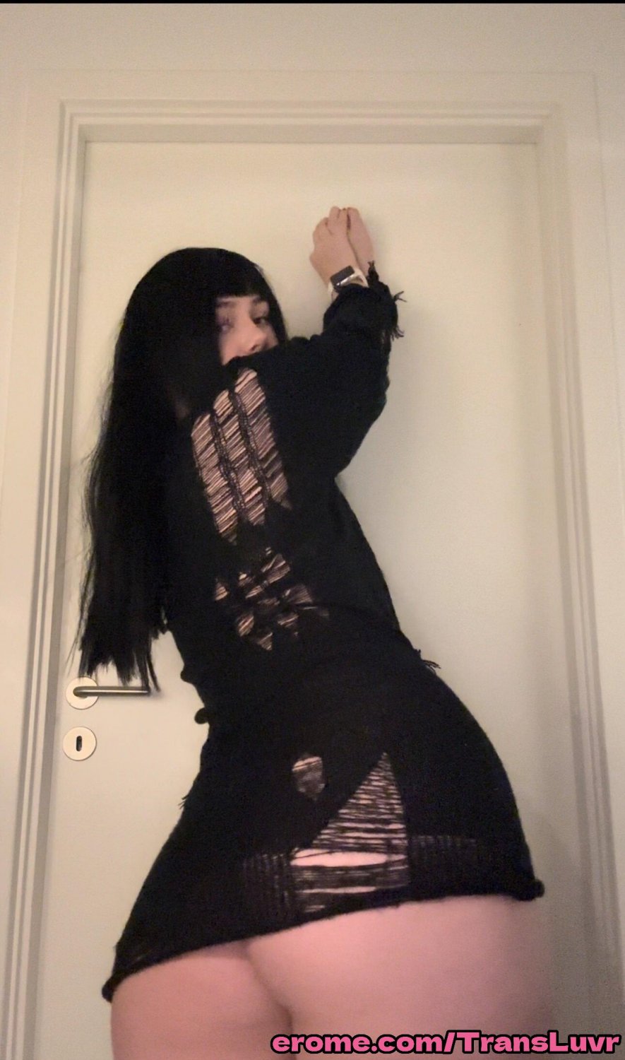 Plush Femboy Takes a Giant Fake Cock Up His Tight Hole 77