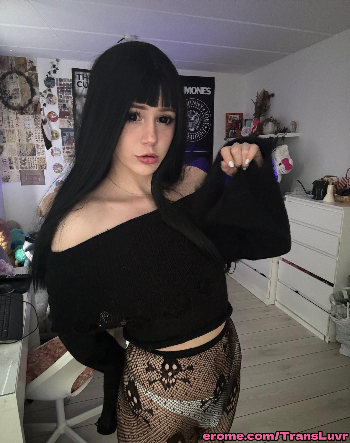 Plush Femboy Takes a Giant Fake Cock Up His Tight Hole 90