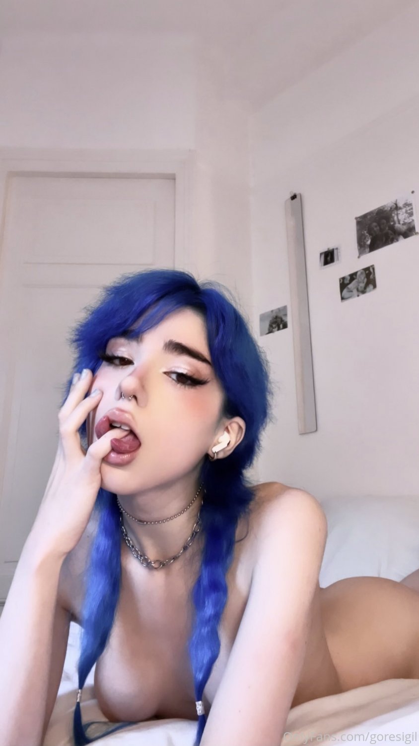 Sigil Doll Gets Dirty with Pipes, Cock, and Raw Lust 25