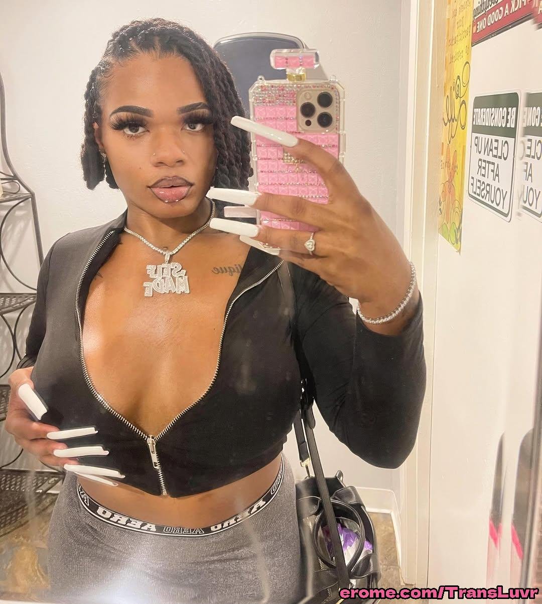 Big Buttlock Black Tranny bierze BBC od tyłu - Femboy, Shemale, Trans, Trap, Feet, Blowjob 12