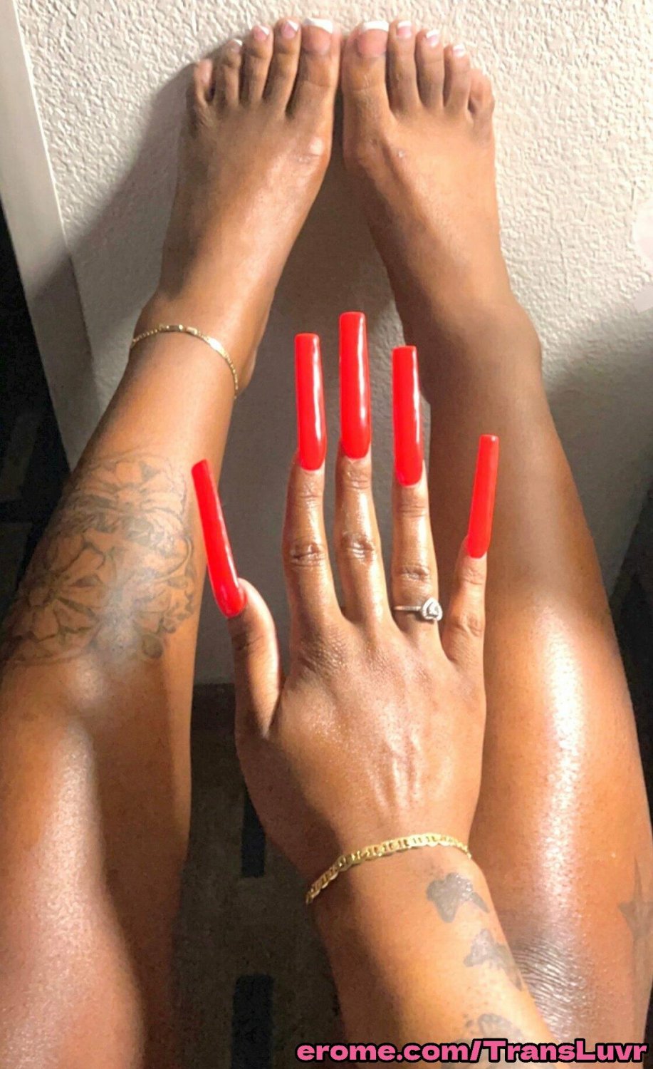 Big Buttlock Black Tranny bierze BBC od tyłu - Femboy, Shemale, Trans, Trap, Feet, Blowjob 36