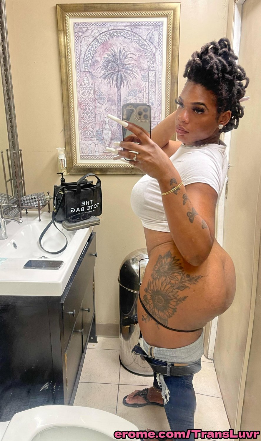 Big Buttlock Black Tranny bierze BBC od tyłu - Femboy, Shemale, Trans, Trap, Feet, Blowjob 44