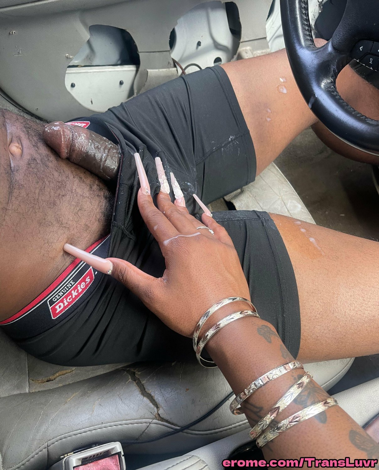 Big Buttlock Black Tranny bierze BBC od tyłu - Femboy, Shemale, Trans, Trap, Feet, Blowjob 60