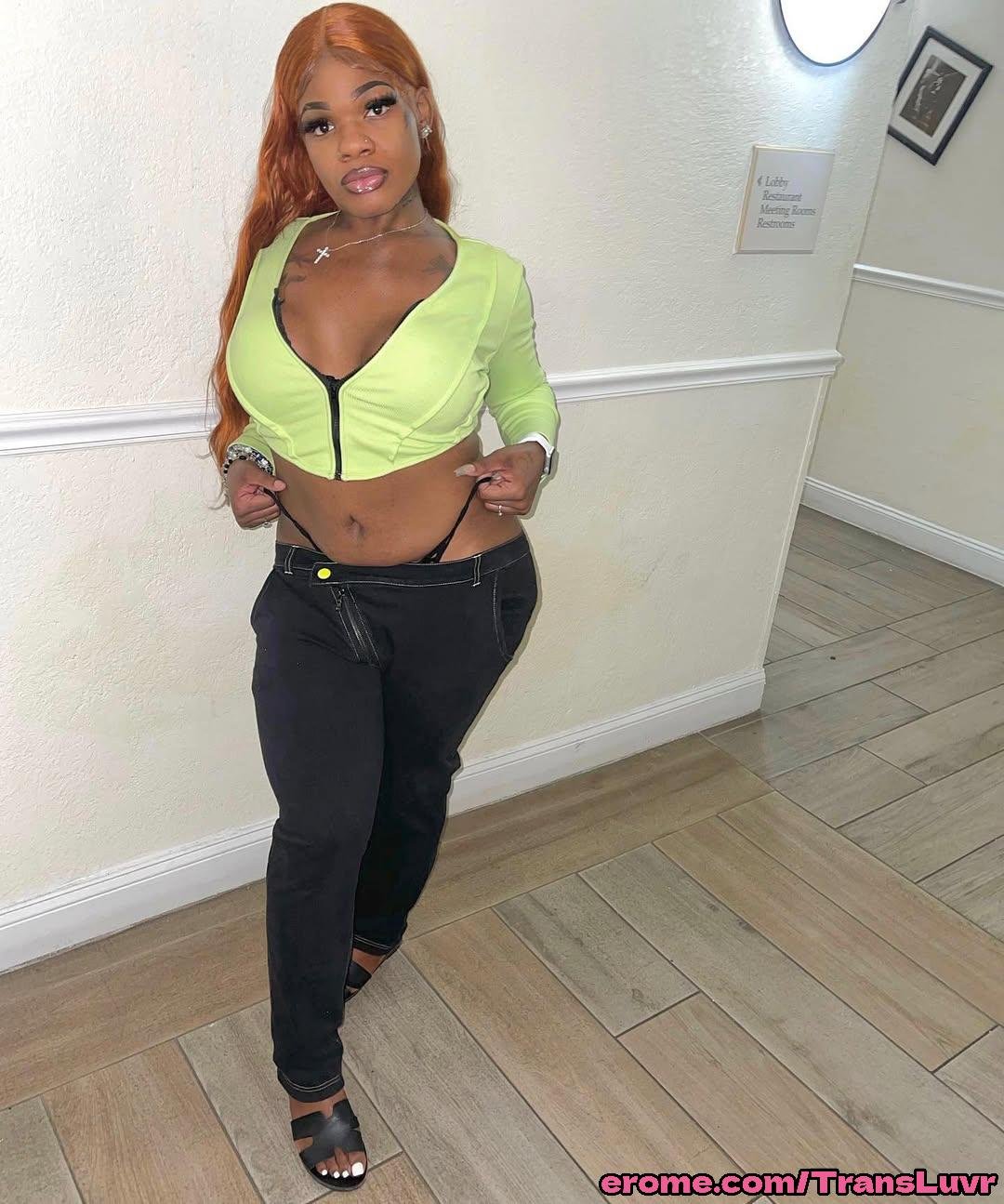 Big Buttlock Black Tranny bierze BBC od tyłu - Femboy, Shemale, Trans, Trap, Feet, Blowjob 62