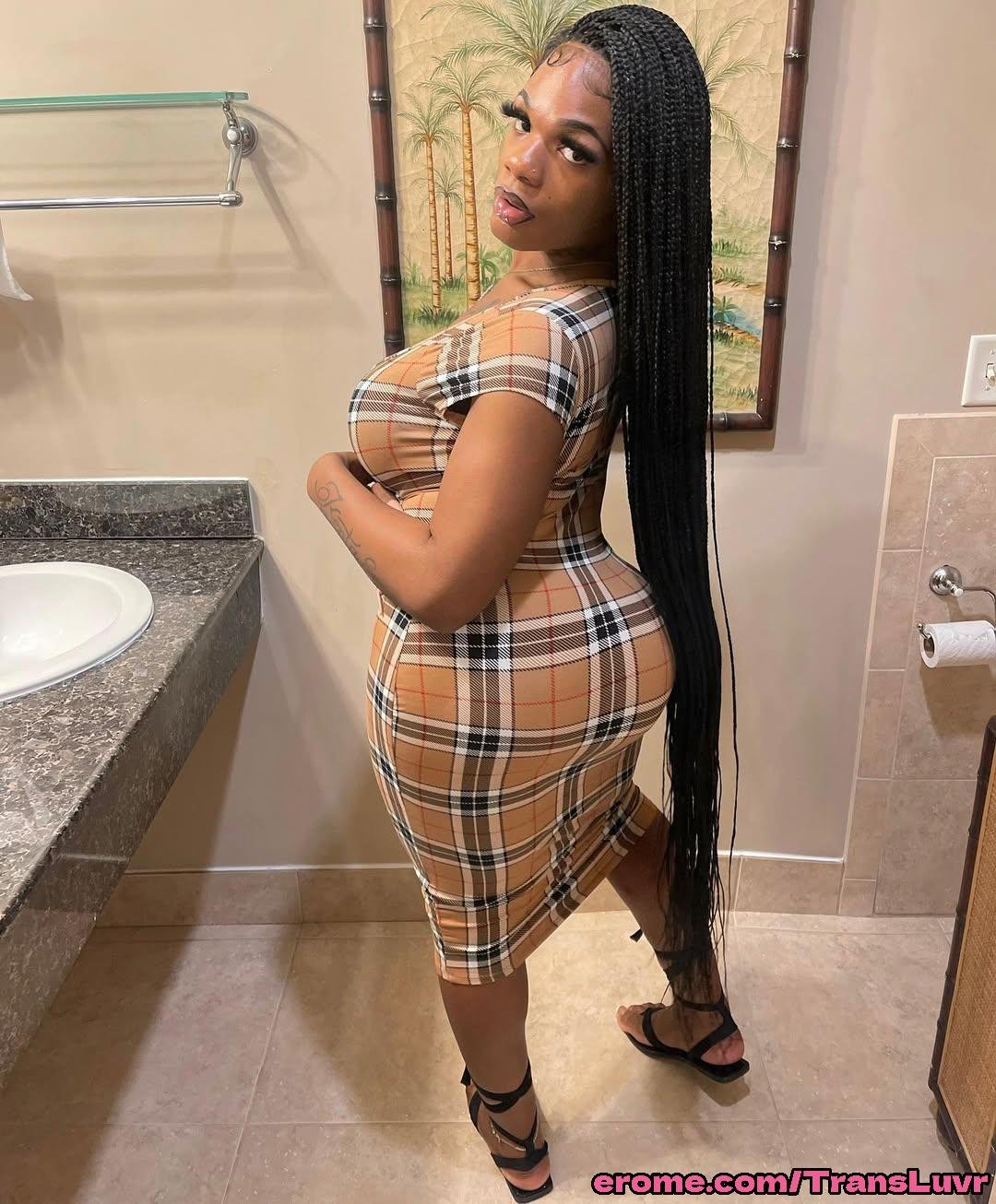 Big Buttlock Black Tranny bierze BBC od tyłu - Femboy, Shemale, Trans, Trap, Feet, Blowjob 73
