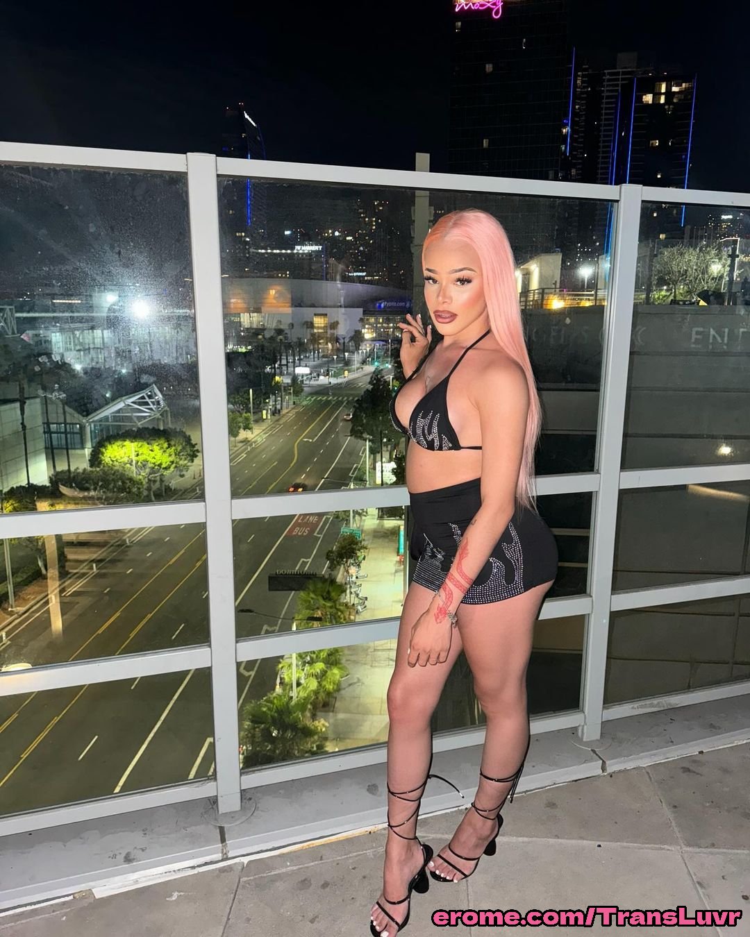 Sıkı Ganimet ile Lightskin Abanoz Büyük Göğüsler Trans BBC Seviyor [ Femboy, Tranny, Shemale, Sissy, Trap] 9