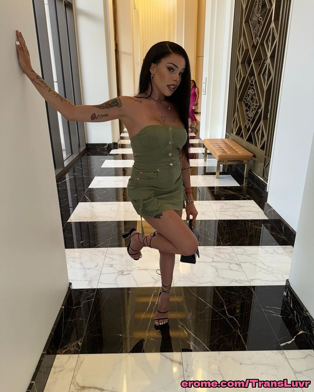 Sıkı Ganimet ile Lightskin Abanoz Büyük Göğüsler Trans BBC Seviyor [ Femboy, Tranny, Shemale, Sissy, Trap] 11