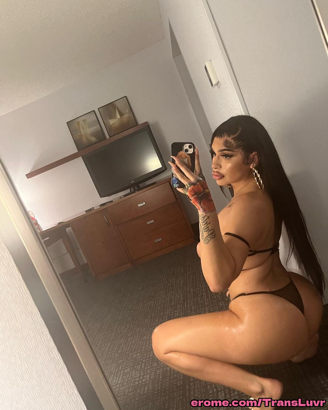 Latina Trans do Rabo Grande Chupa BBC E É Fodida [Femboy, Tranny, Shemale, Sissy, Trap] 5