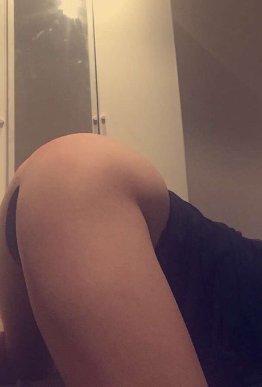 Sexy Subway Trans Babe Ready to Suck and Ride 3