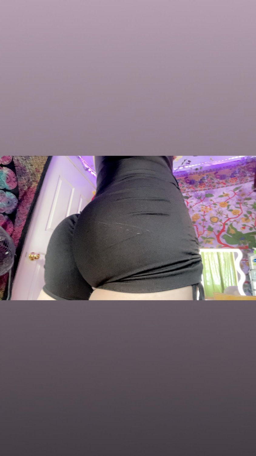 Sexy Subway Trans Babe Ready to Suck and Ride 25