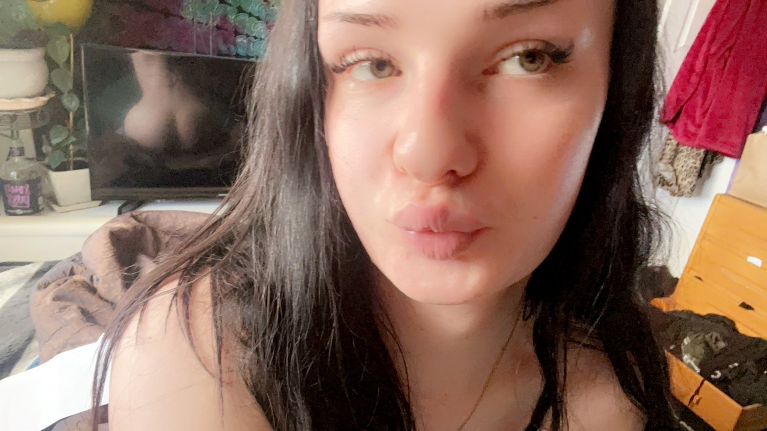 Sexy Subway Trans Babe Ready to Suck and Ride 34