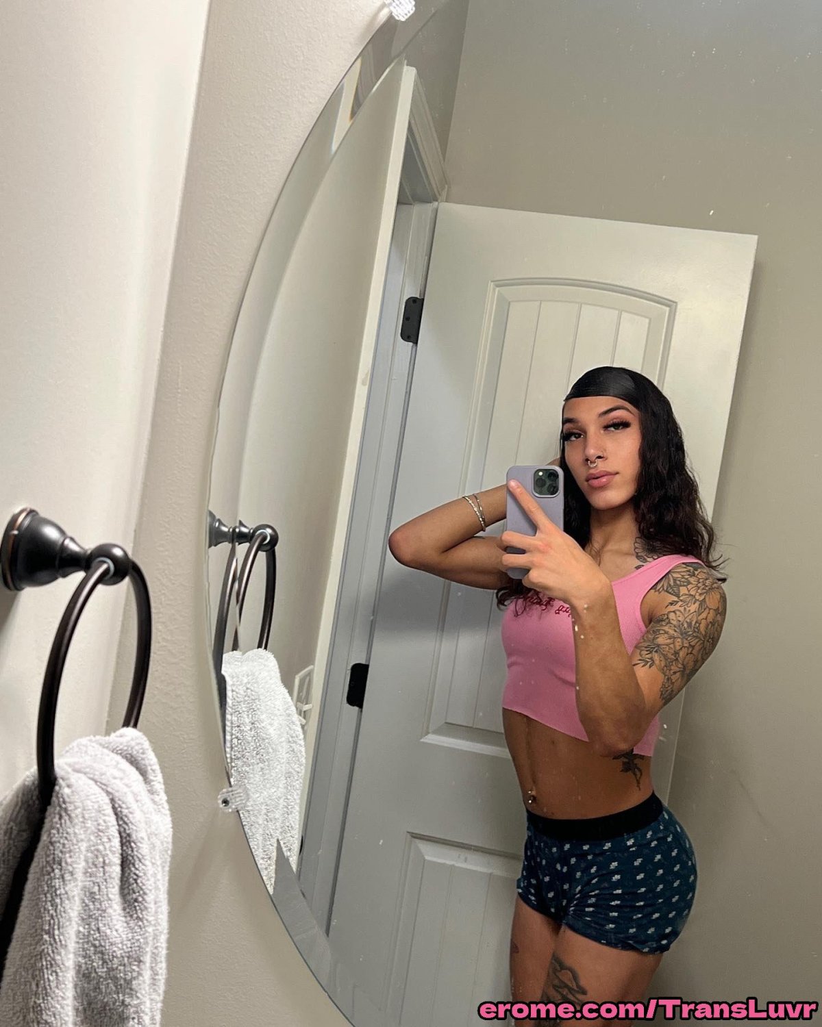Alta y delgada latina trans follada por la BBC en misionero - transexual, transexual, trampa, ts, tgirl, mamada 1