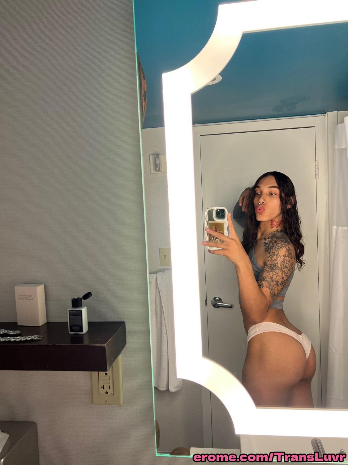 Alta y delgada latina trans follada por la BBC en misionero - transexual, transexual, trampa, ts, tgirl, mamada 39