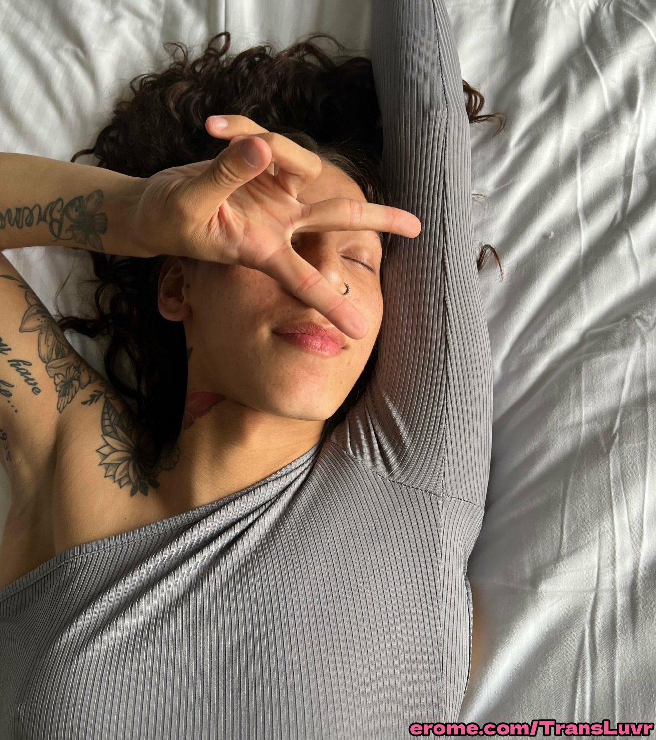 Alta y delgada latina trans follada por la BBC en misionero - transexual, transexual, trampa, ts, tgirl, mamada 77