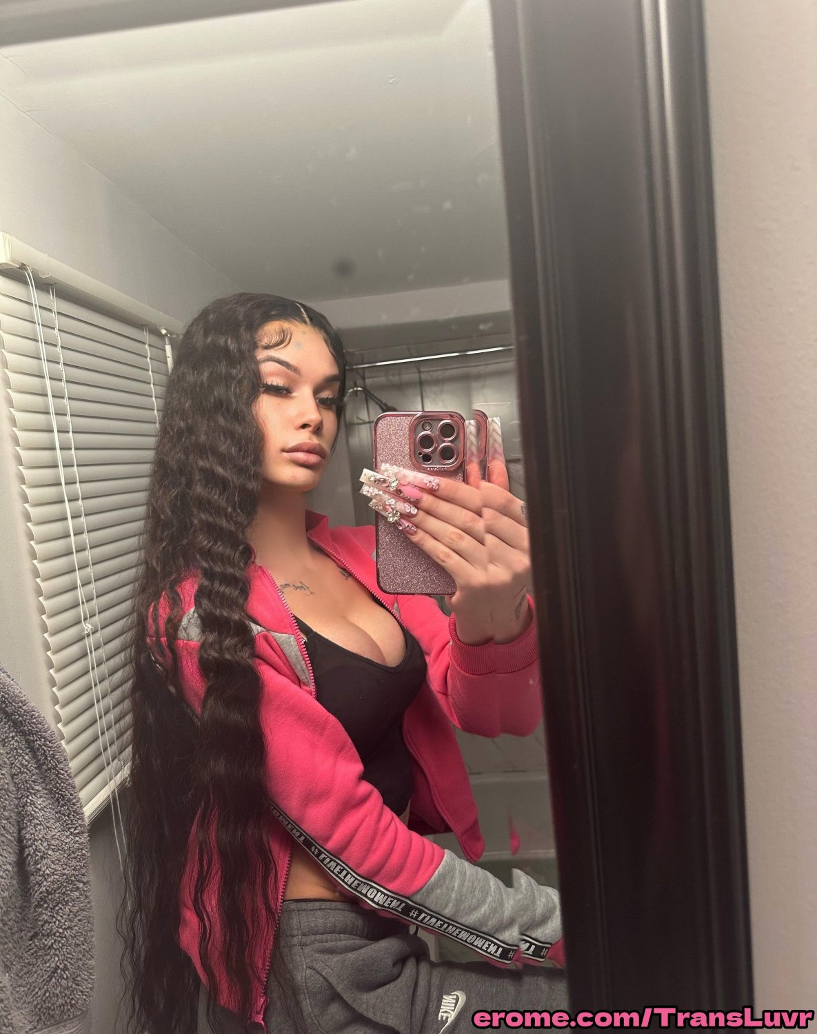 Un petit Trans latino fait une pipe à un BBC N Fucks de 11 pouces - Shemale, Tranny, Trap, Ts, Tgirl 13