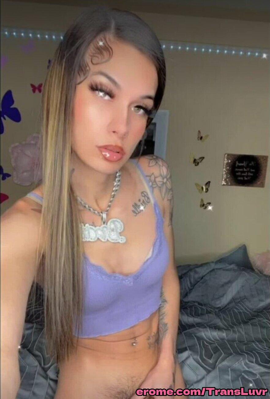 Un petit Trans latino fait une pipe à un BBC N Fucks de 11 pouces - Shemale, Tranny, Trap, Ts, Tgirl 53