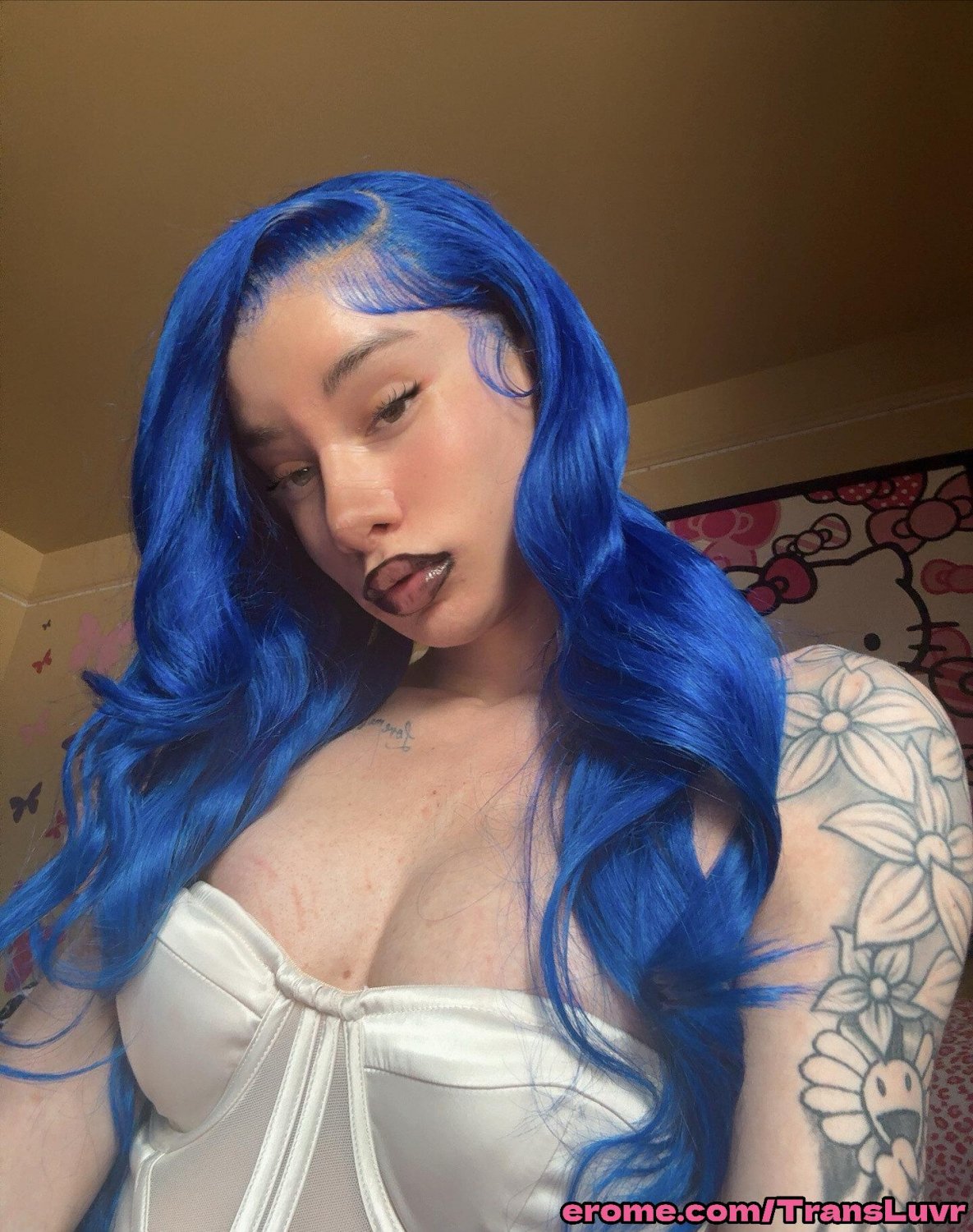 Un petit Trans latino fait une pipe à un BBC N Fucks de 11 pouces - Shemale, Tranny, Trap, Ts, Tgirl 70