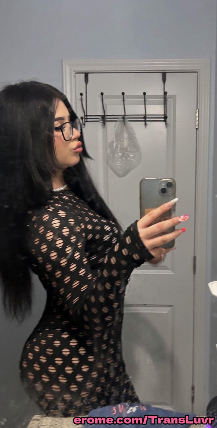 Preziosa trans latina ama giocare con dildo enormi [Femboy, Shemale, Tranny, Trap]. 7