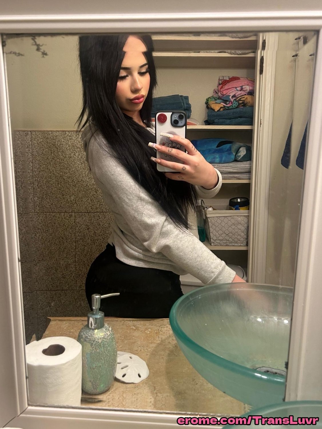 Preziosa trans latina ama giocare con dildo enormi [Femboy, Shemale, Tranny, Trap]. 17