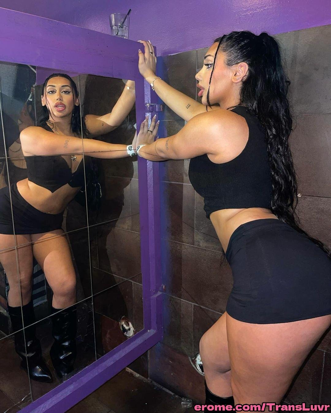 Trans Latina Arab W Big Booty N Big Tits Likes BBC [Femboy, Shemale, Tranny, Trap] 4