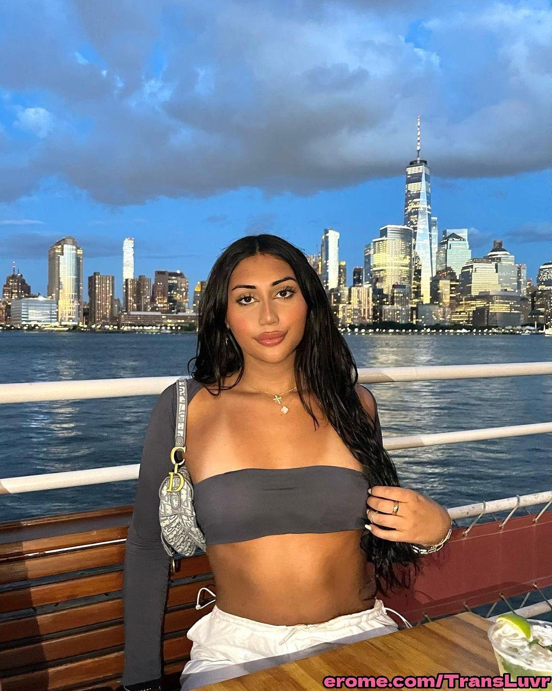 Trans Latina Arab W Big Booty N Big Tits Likes BBC [Femboy, Shemale, Tranny, Trap] 24