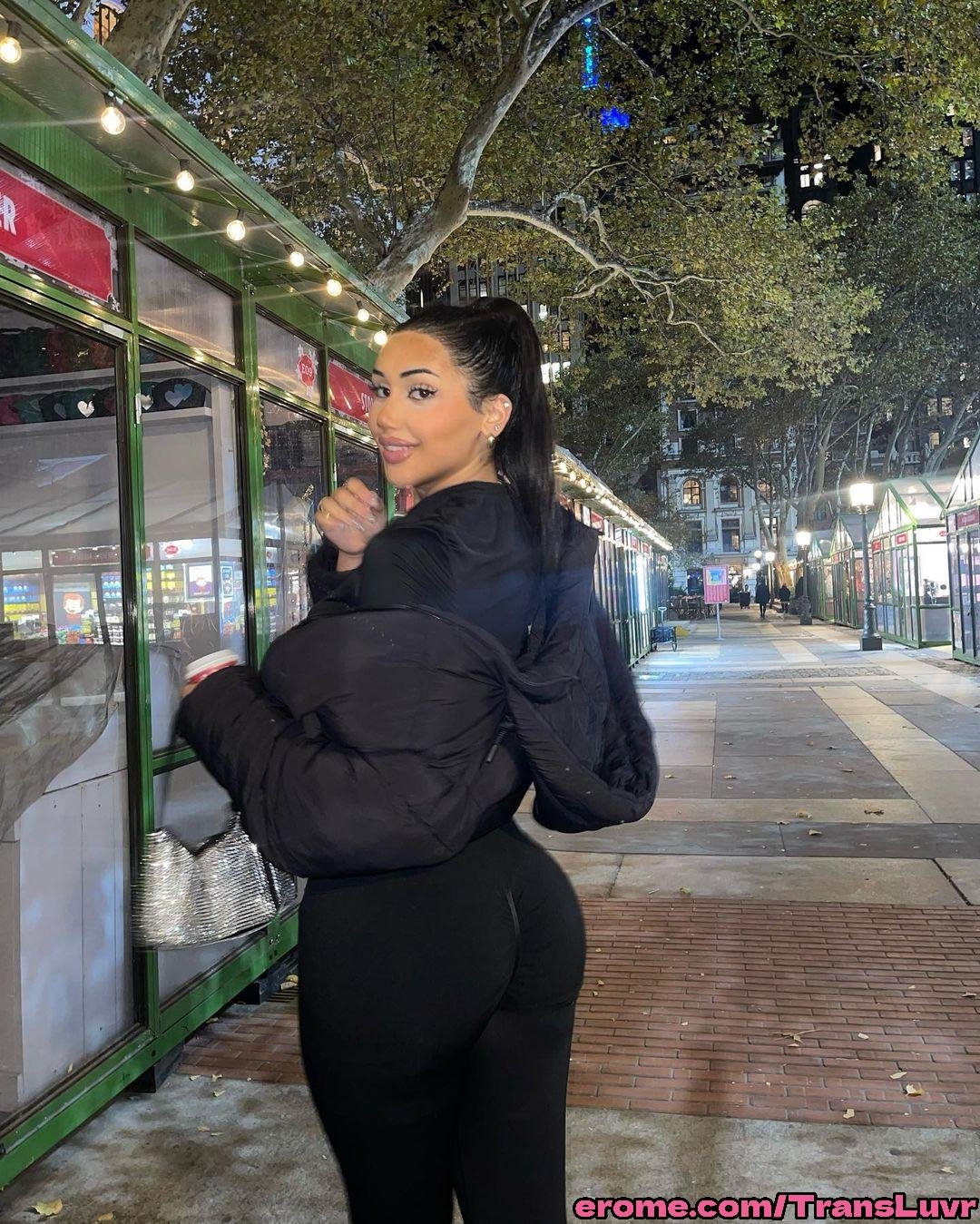 Trans Latina Arab W Big Booty N Big Tits Likes BBC [Femboy, Shemale, Tranny, Trap] 27