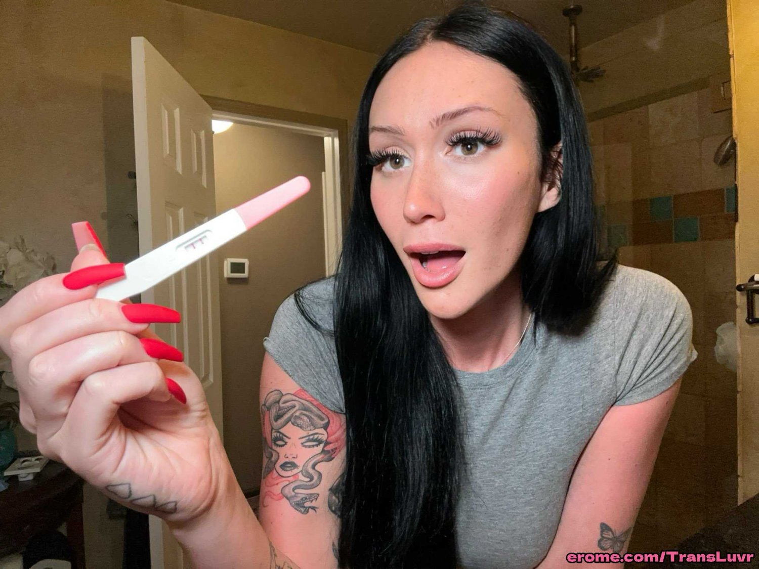 선교사 [펨보이, 쉬말, 트랜스, 트랩]에서 BBC에 의해 파이핑 된 큰 가슴 트랜스 밀프 1