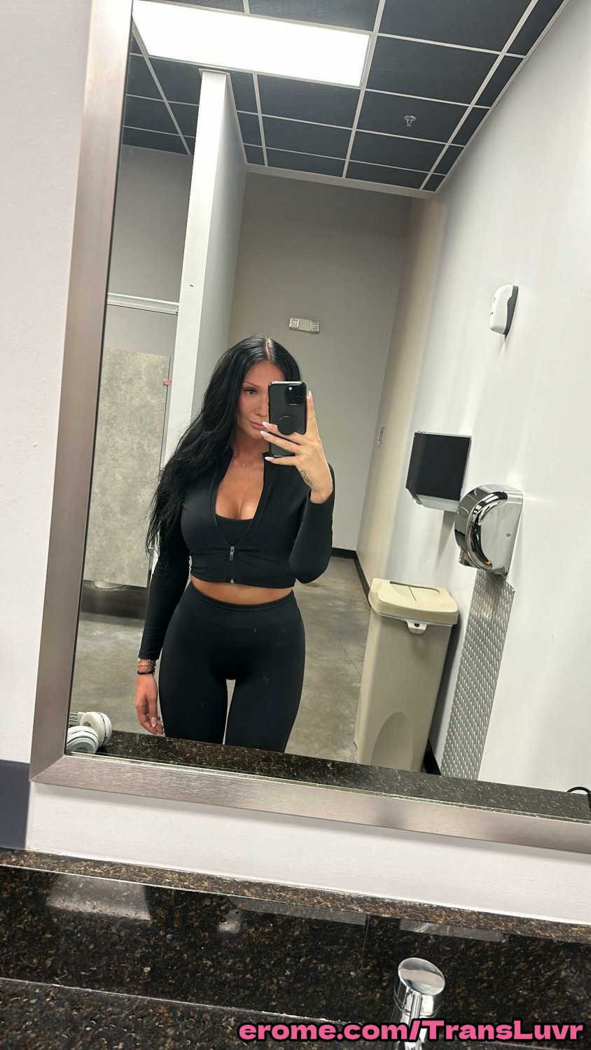 선교사 [펨보이, 쉬말, 트랜스, 트랩]에서 BBC에 의해 파이핑 된 큰 가슴 트랜스 밀프 33