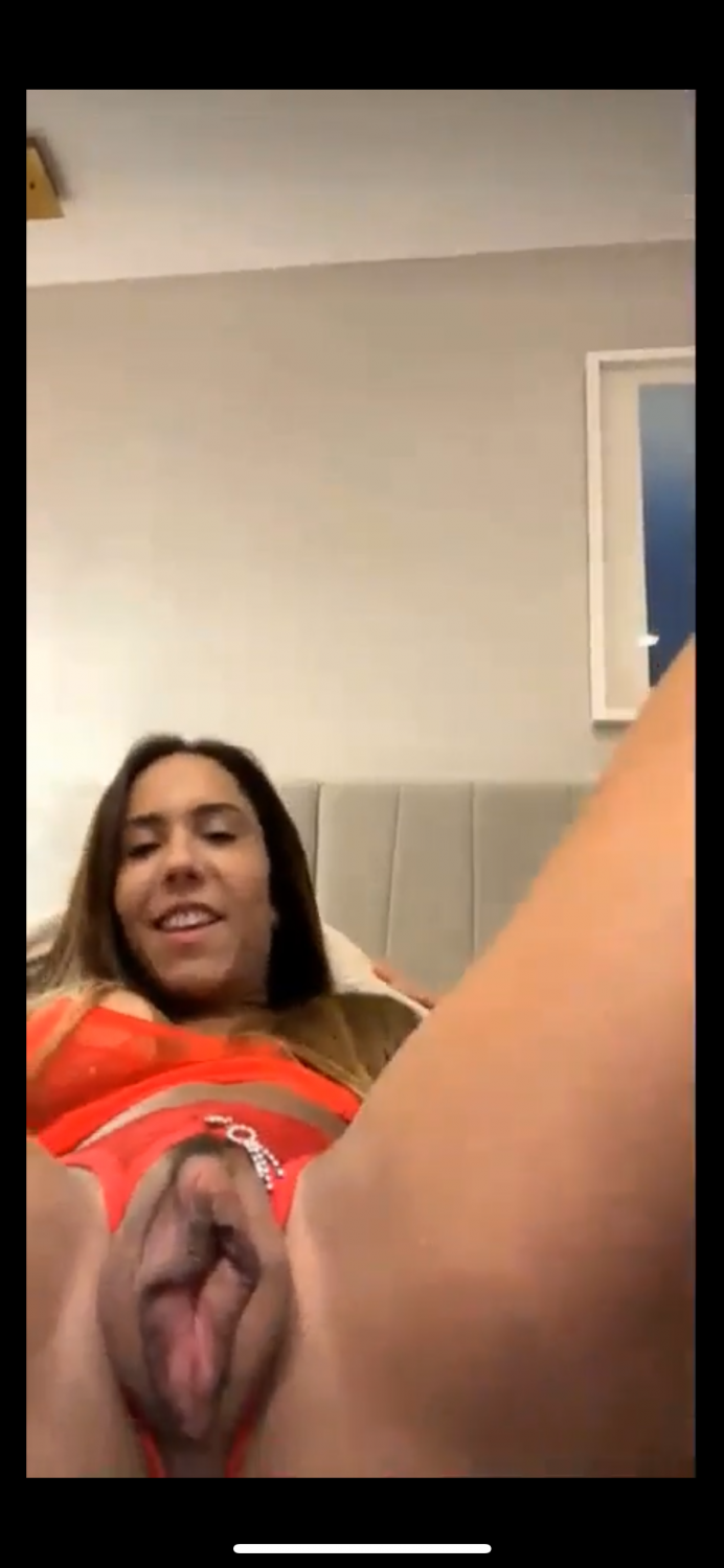 Renata Turns Up the Heat with Wet Desire 7