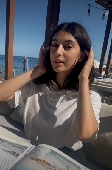 ふしだらなブルネット・ハンナ・ゲッツ・ワイルド・アズ・アマチュア・ガールフレンド 8