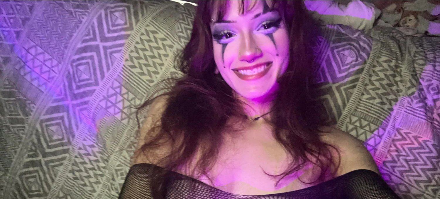 Mile the Clown Sloppily Masturbates and Plays 31