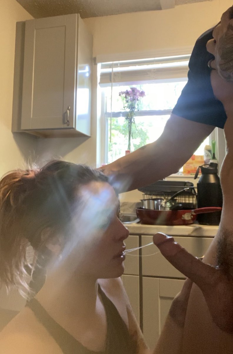 タトゥード・メイデン・フッカー・ゲッツ・ハードコア・イン・ヘアリー・キッチン・ファック 3