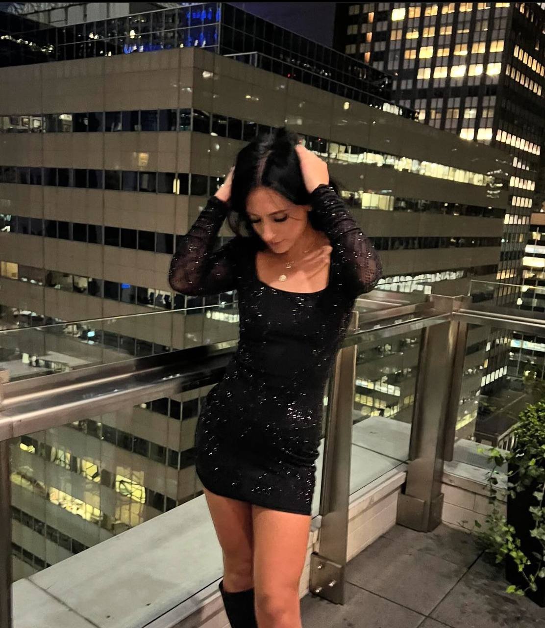 ブルネット・アマチュア・キャシディ・フロム・ウィスコンシン・ショウズ・オフ・ハー・セクシー・カーブス 16