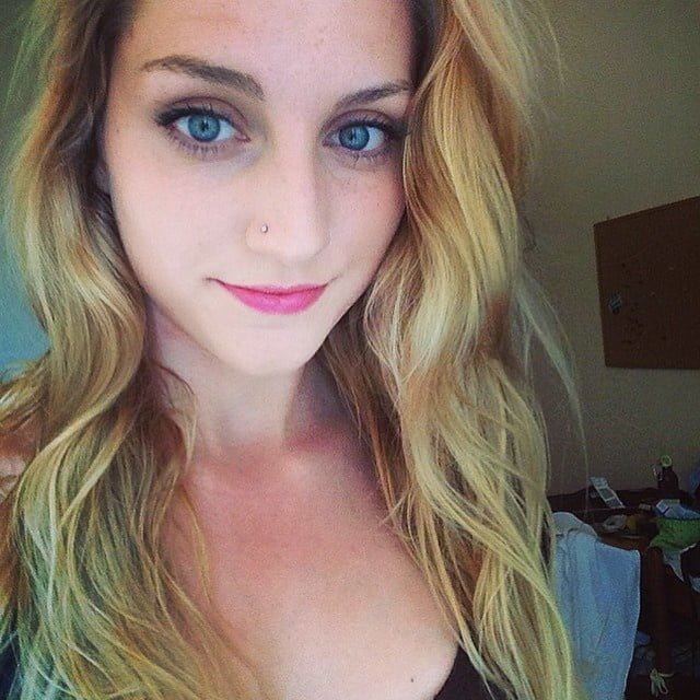 Tasty Mini Natural blonde Stripped Unveil & Willing 3