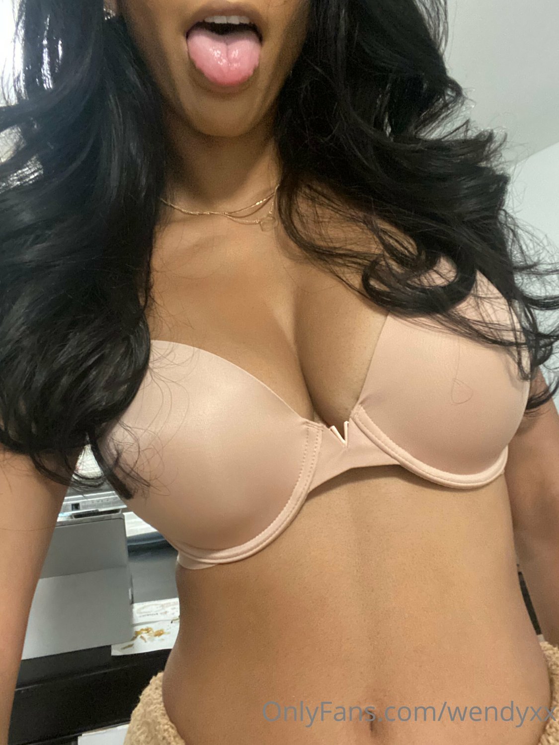 des seins naturels étonnants et volumineux 21