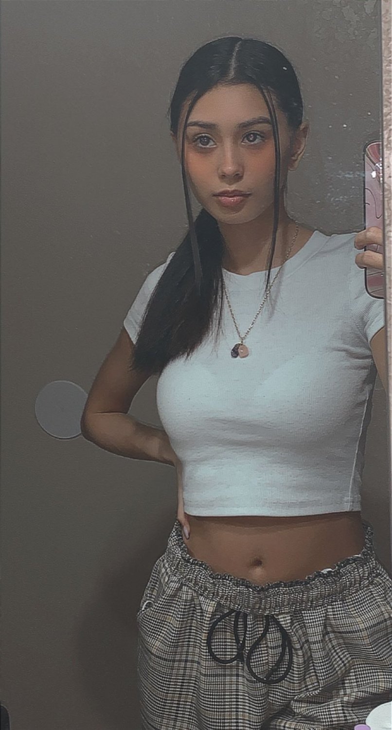 フラーティー・ゴージャス・ガール・プレイズ・アンド・モーンズ・フォア・ユア・アテンション 5