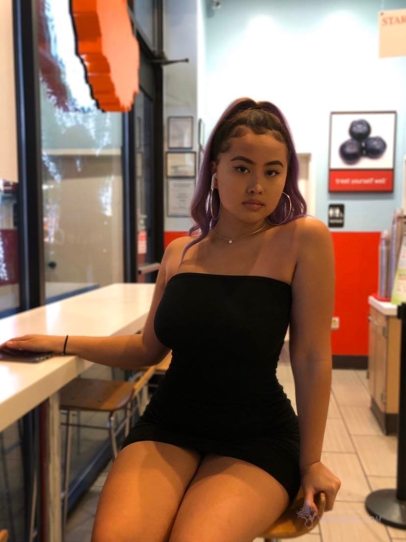 Thicc ABG - Violeta adolescente 1