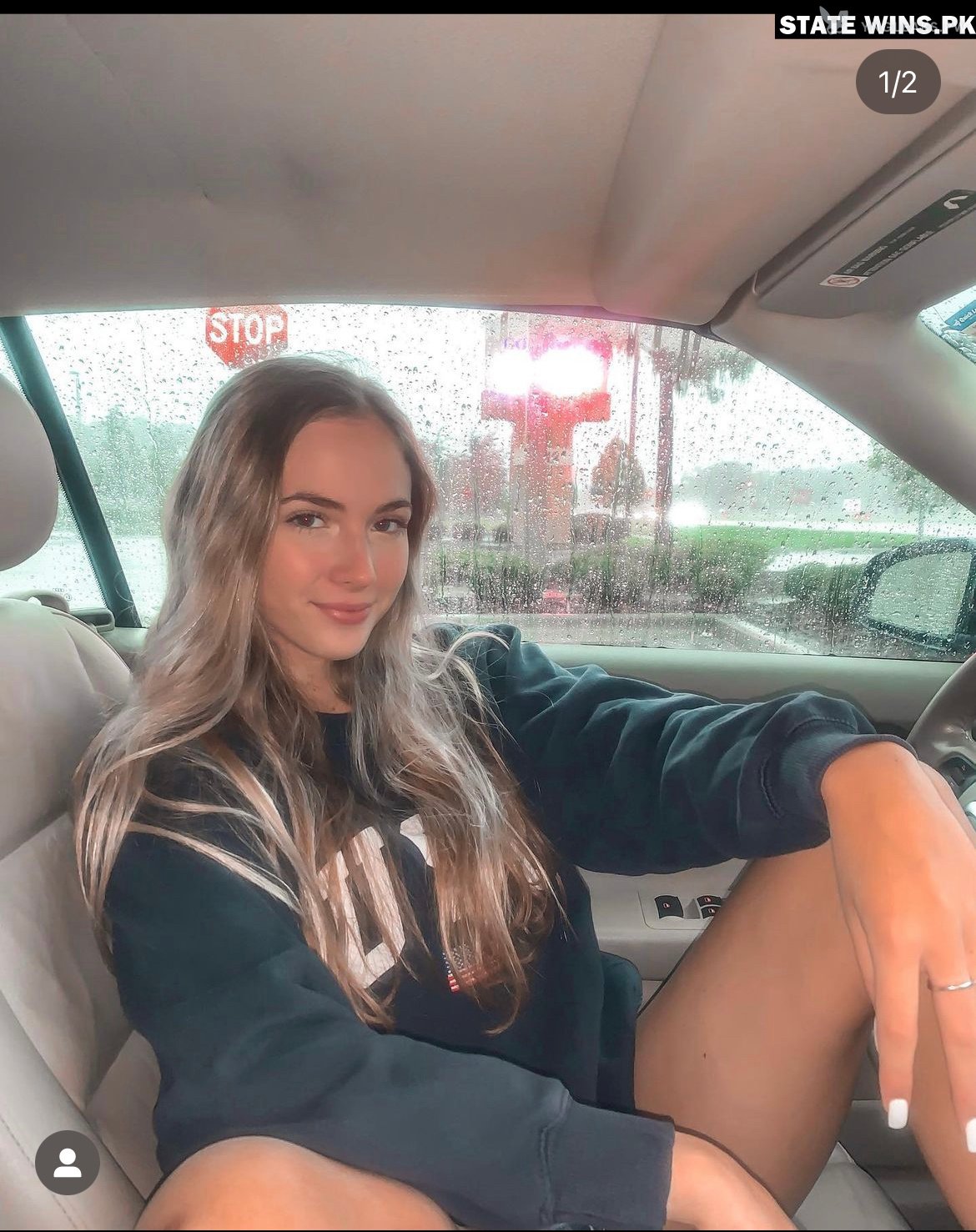 chica uni de pelo claro 1