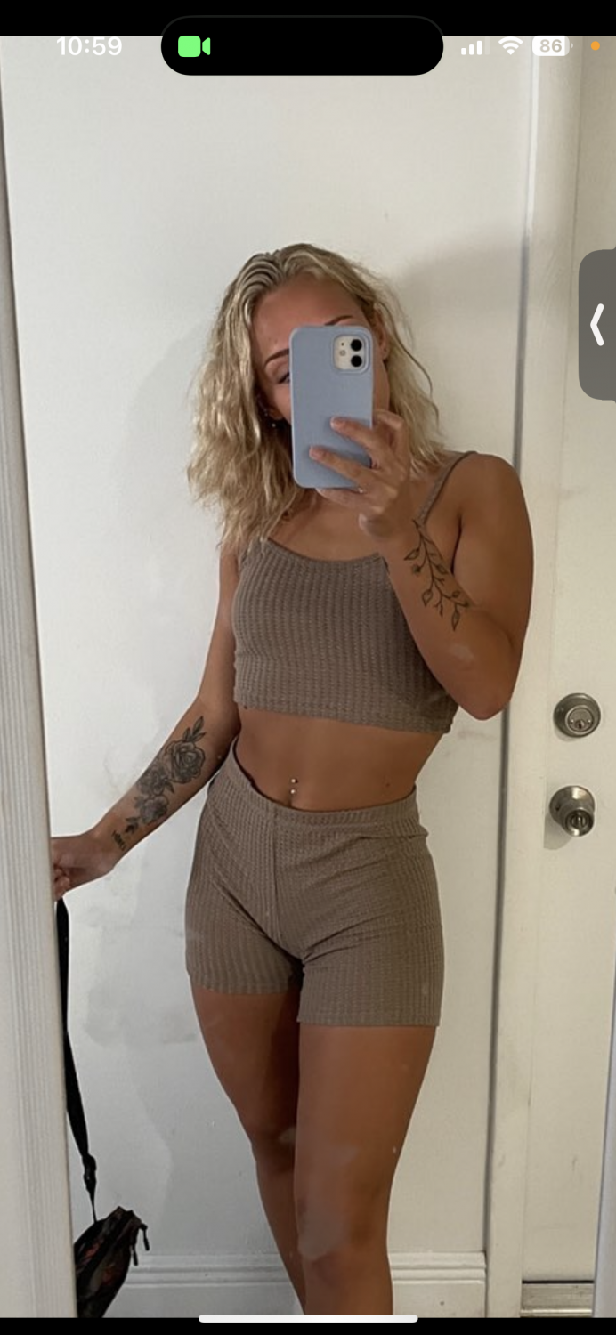 プチ・ブロンド・ふしだらな女・フロム・ハイスクール・ナウ・ア・セルフィー・クイーン 29