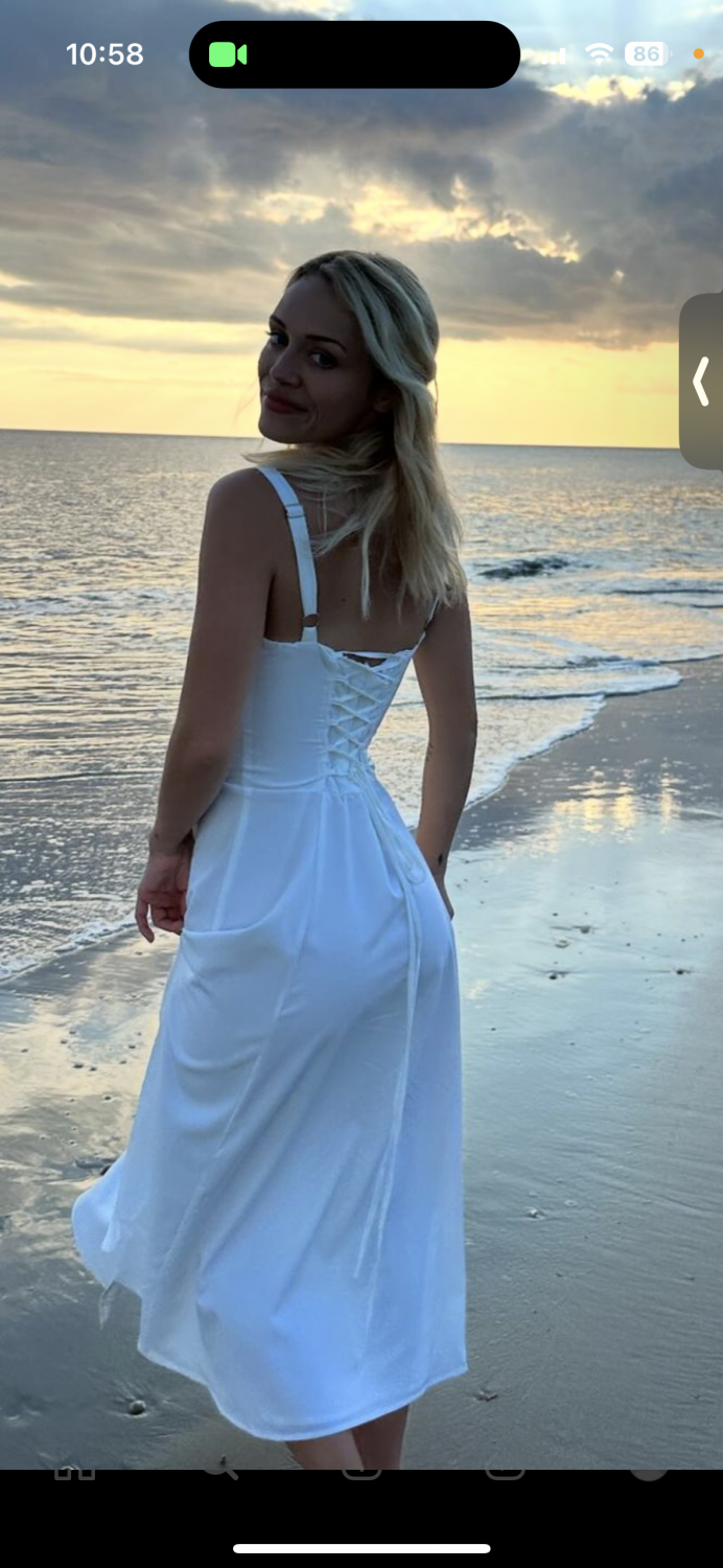 プチ・ブロンド・ふしだらな女・フロム・ハイスクール・ナウ・ア・セルフィー・クイーン 42