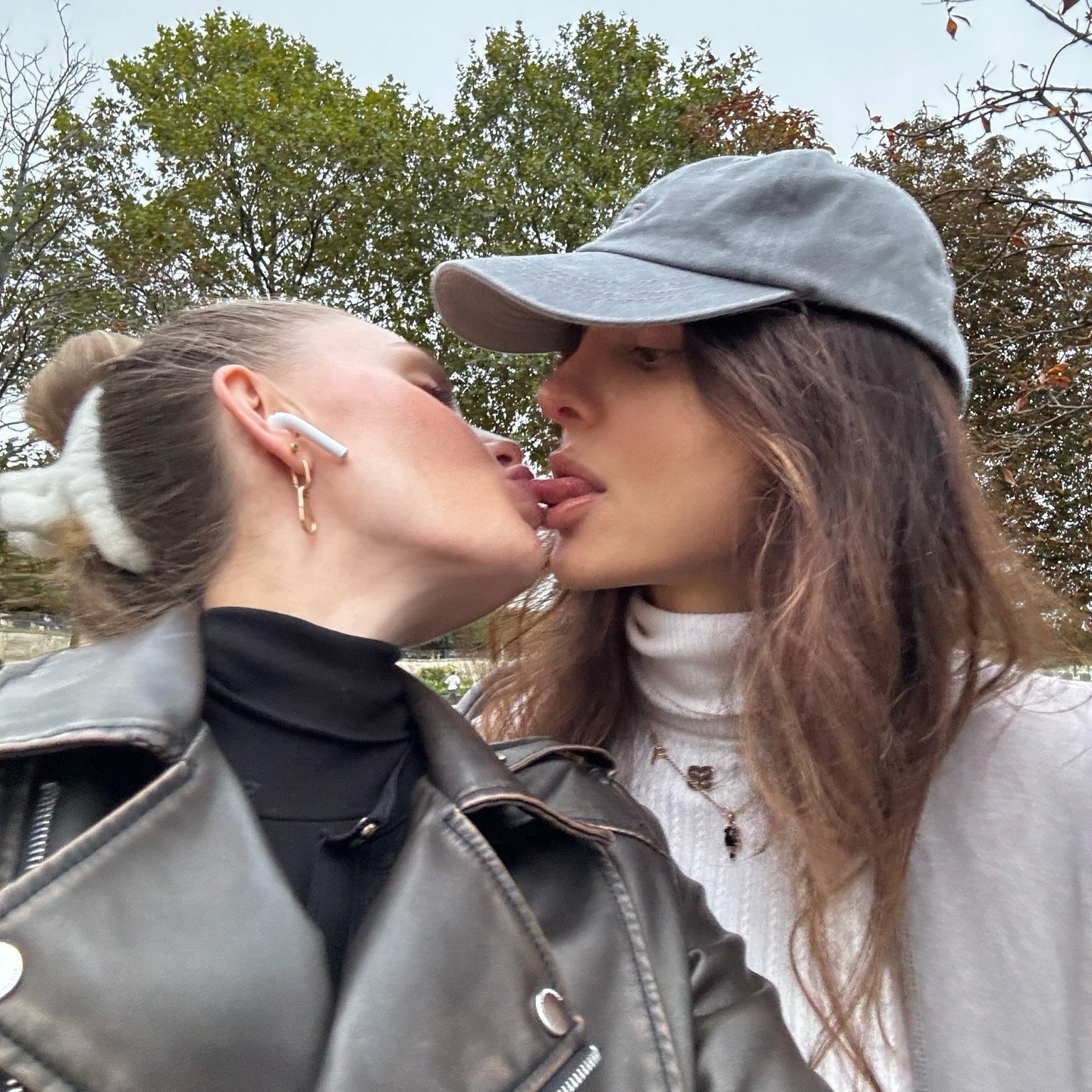 Hot Anal Model Riding and Moaning in Pleasure 1