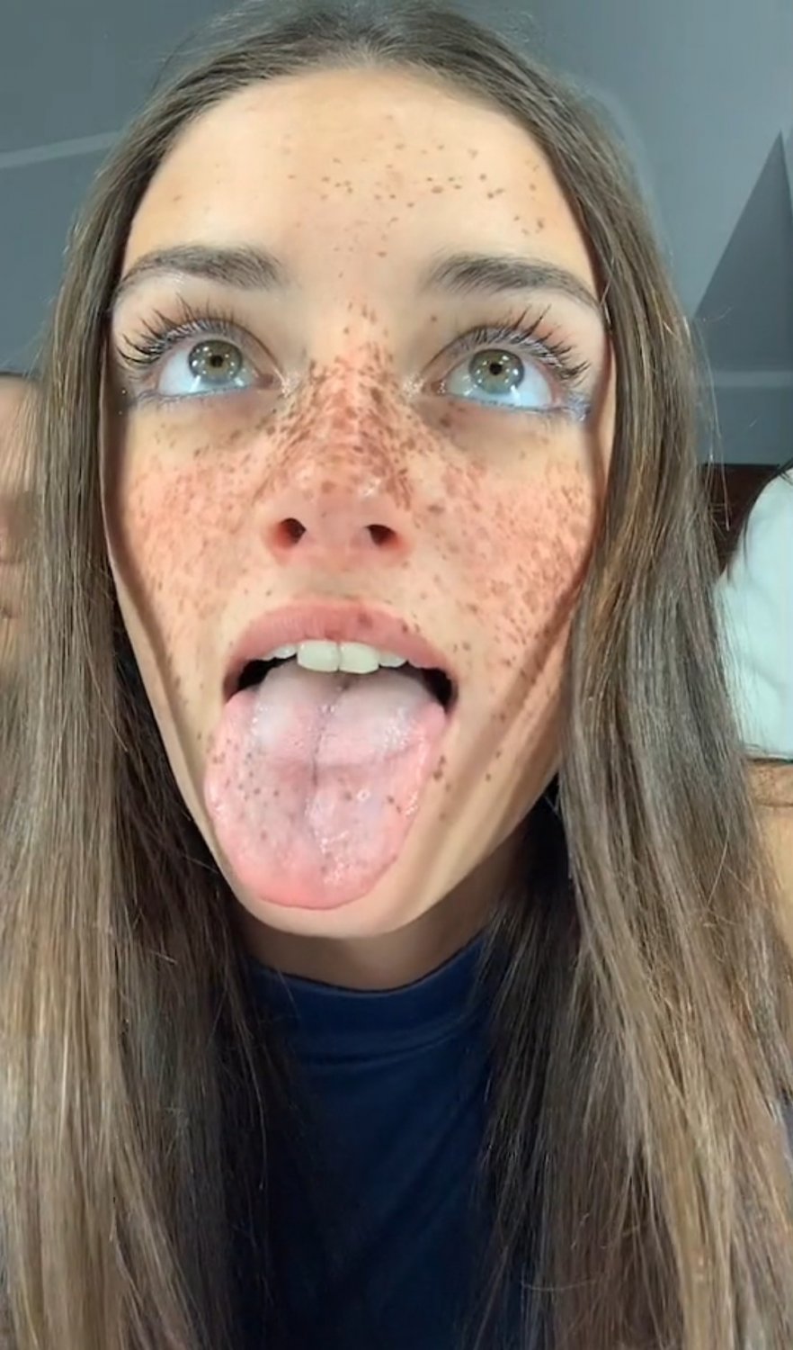 TikTok Titty Queen Jαȥ ρҽɾαʅƚα Home Video 3